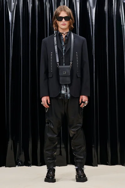 Look 32
